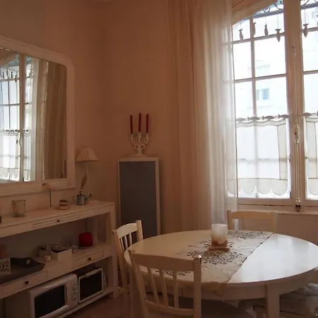 Authentique Appartement, 20m De La Grande Apartmán *
